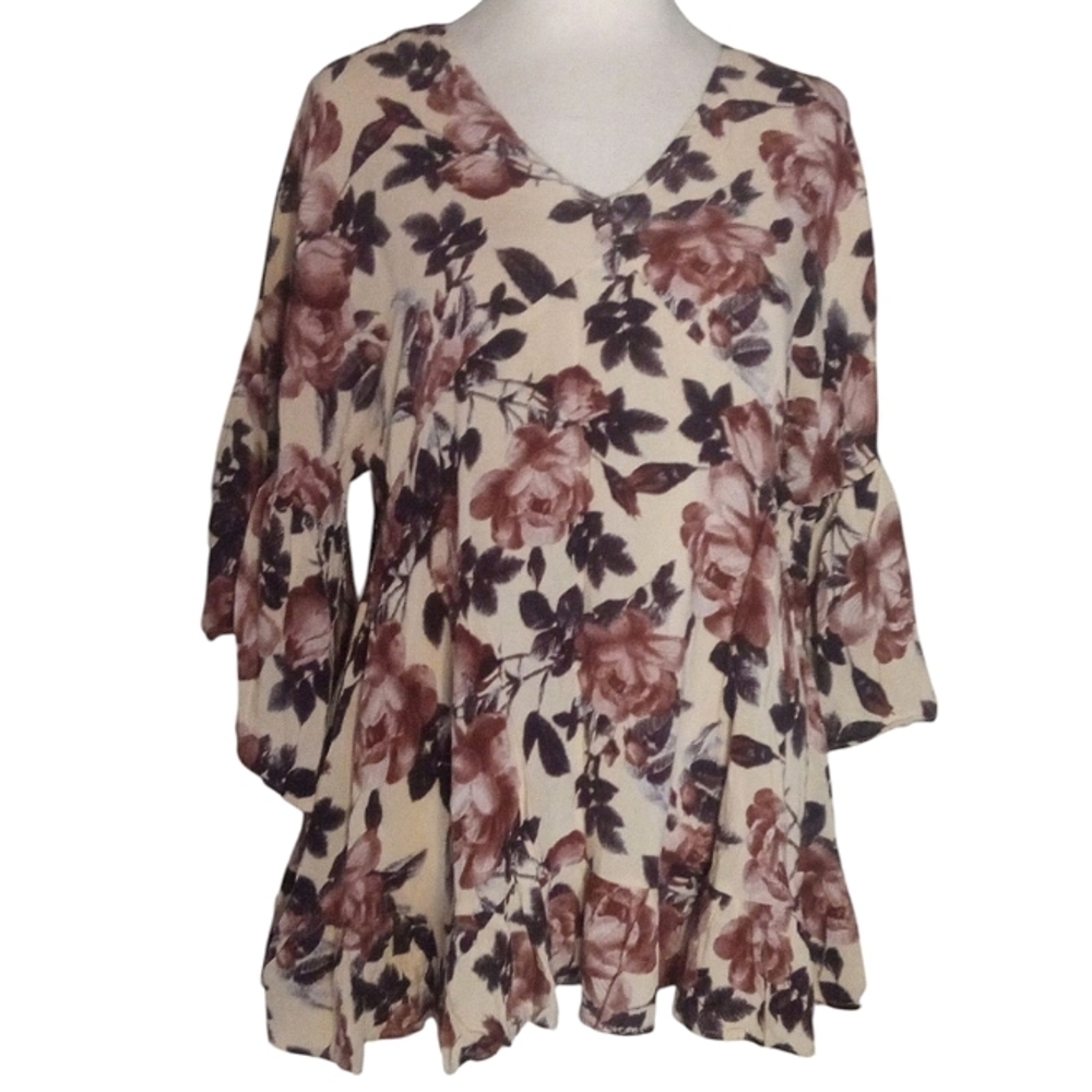 Altar'd State Moody Floral Babydoll Style Peasant Top Size Small Cream Roses